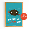 Bild in Galerie-Betrachter laden, Mutmacher-Poster für Kinder mit einer liebevoll illustrierten Spinne und der Botschaft „Du darfst anders sein“. PDF-Download zur Stärkung von Selbstvertrauen, Individualität und Selbstannahme.