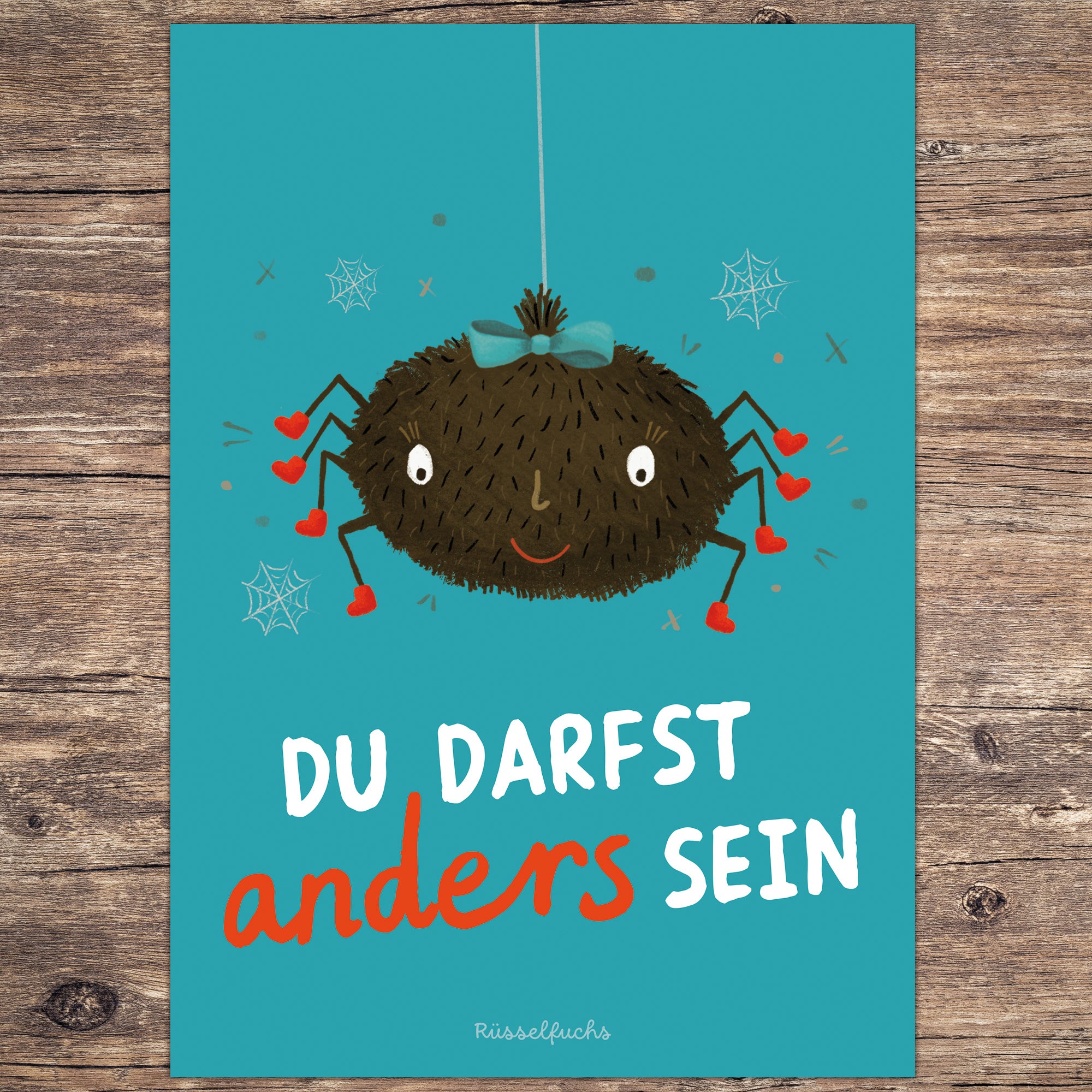 Mutmacher-Poster für Kinder mit einer liebevoll illustrierten Spinne und der Botschaft „Du darfst anders sein“. PDF-Download zur Stärkung von Selbstvertrauen, Individualität und Selbstannahme.